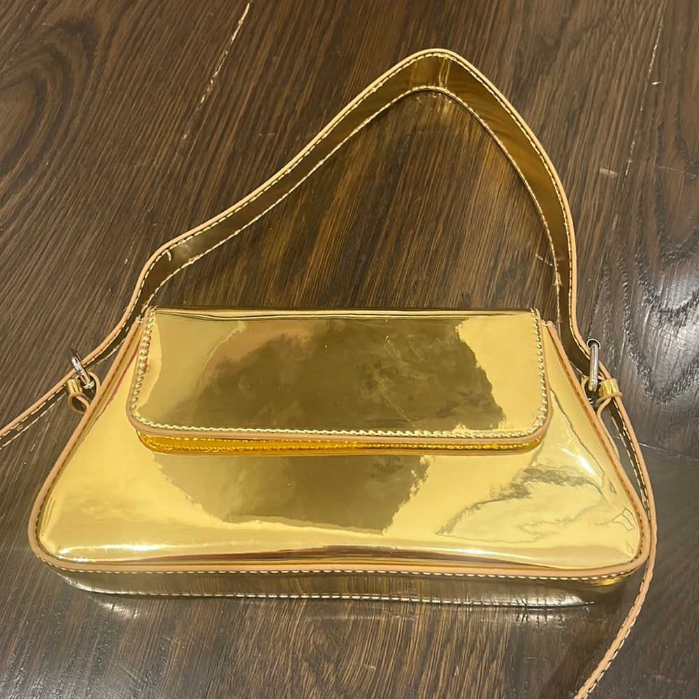Gold clutch
